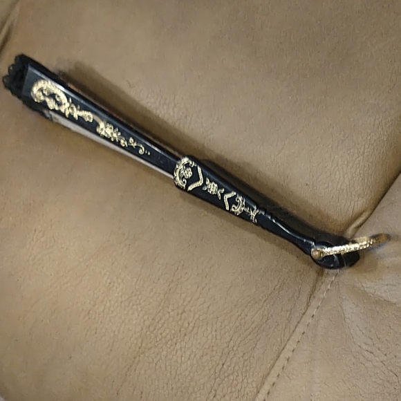 FREE add-on w/$50 purchase Gorgeous Fold Out Fabric & Lace Fan - Picture 7 of 9